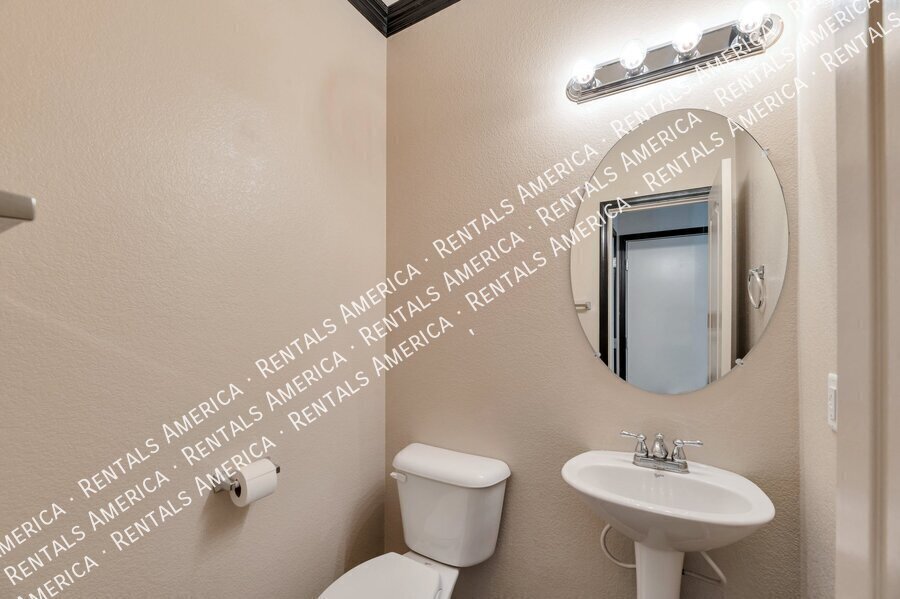 3745 E Kerry Ln property image