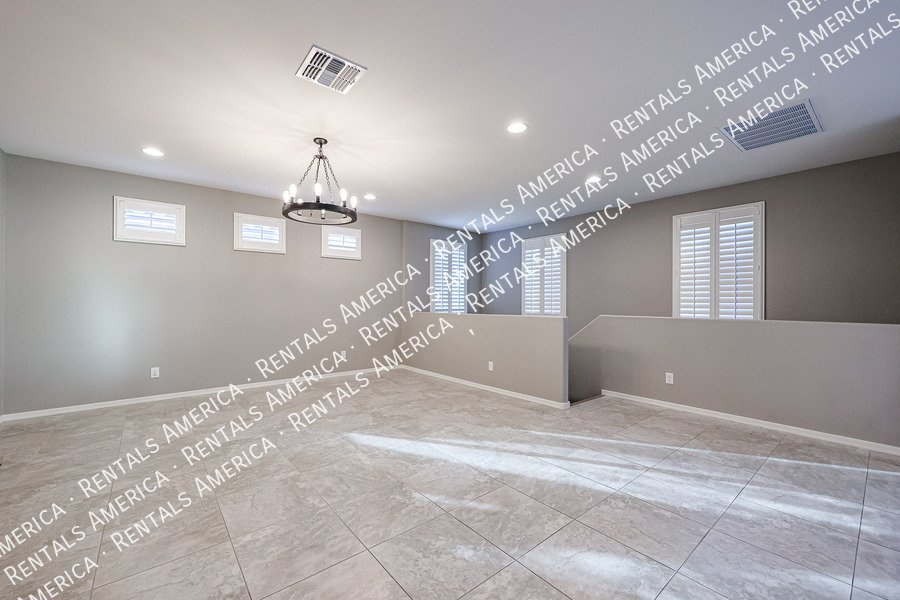 Gorgeous 3 bedroom/3 bath in Fincher Creek @Cooley Station property image