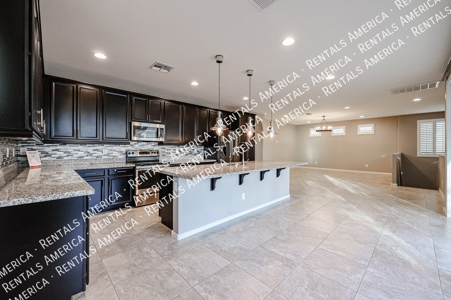 Gorgeous 3 bedroom/3 bath in Fincher Creek @Cooley Station property image