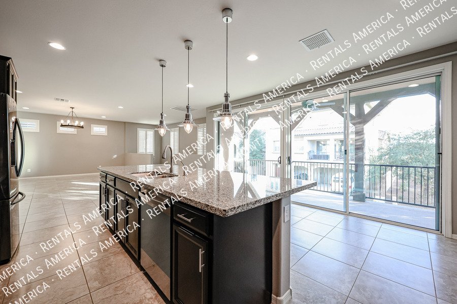 Gorgeous 3 bedroom/3 bath in Fincher Creek @Cooley Station property image