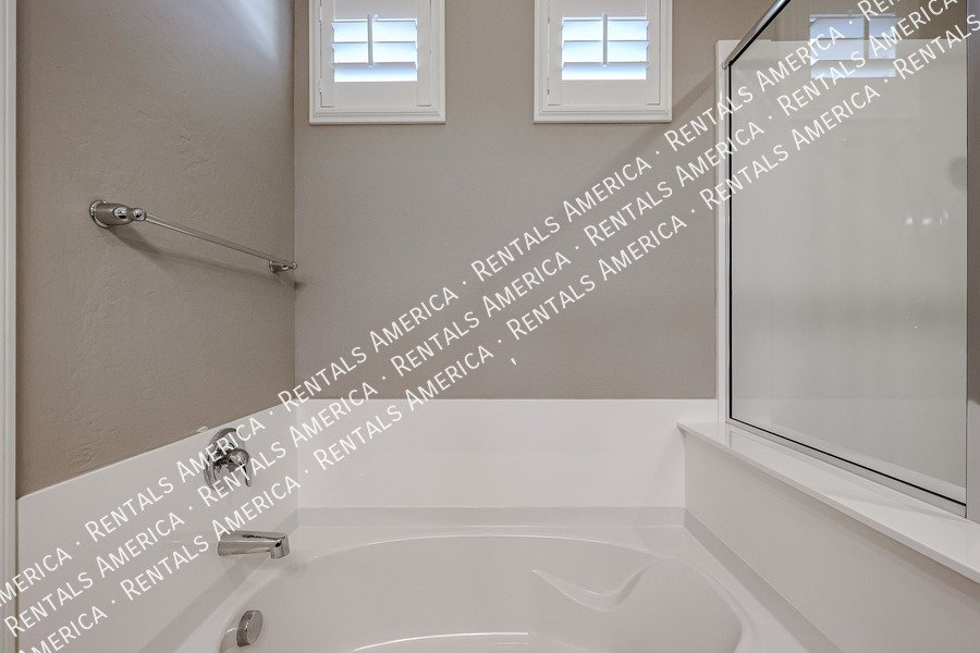 Gorgeous 3 bedroom/3 bath in Fincher Creek @Cooley Station property image