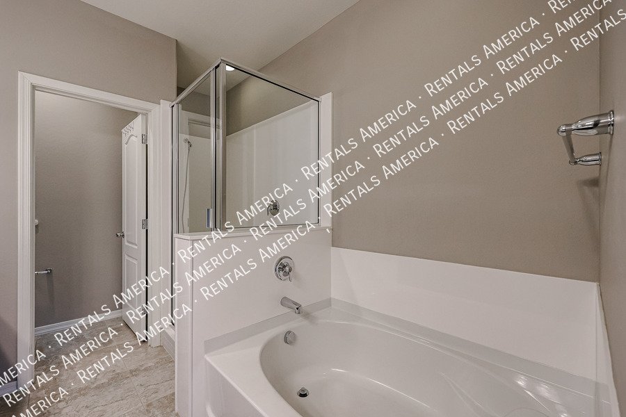 Gorgeous 3 bedroom/3 bath in Fincher Creek @Cooley Station property image