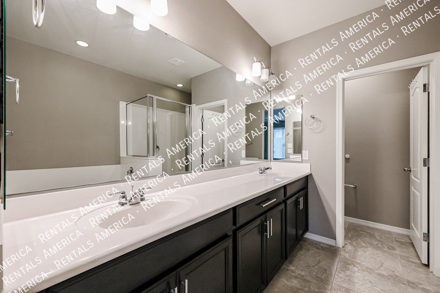 Gorgeous 3 bedroom/3 bath in Fincher Creek @Cooley Station property image