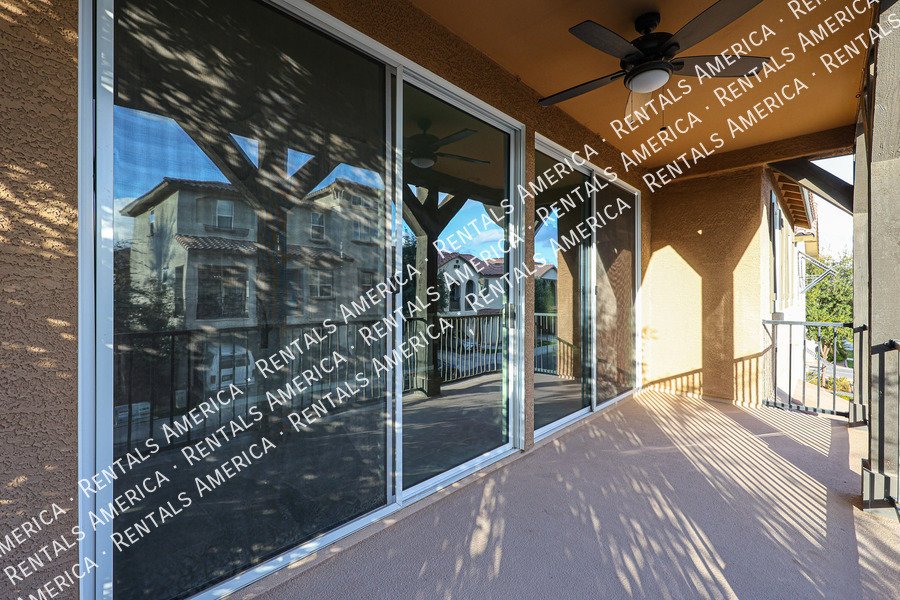 Gorgeous 3 bedroom/3 bath in Fincher Creek @Cooley Station property image