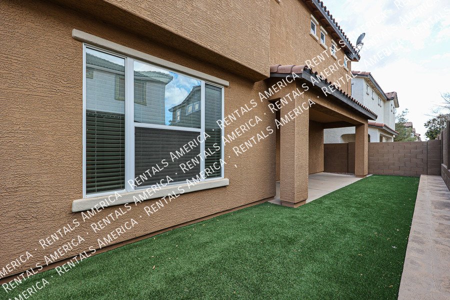 Gorgeous 3 bedroom/3 bath in Fincher Creek @Cooley Station property image