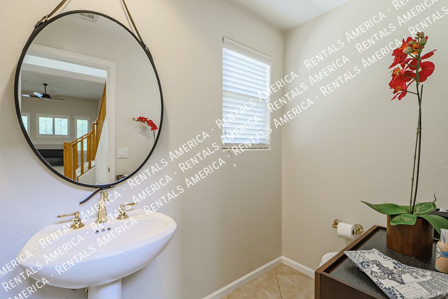 3-Bedroom Home in Gated Grayhawk Community! property image