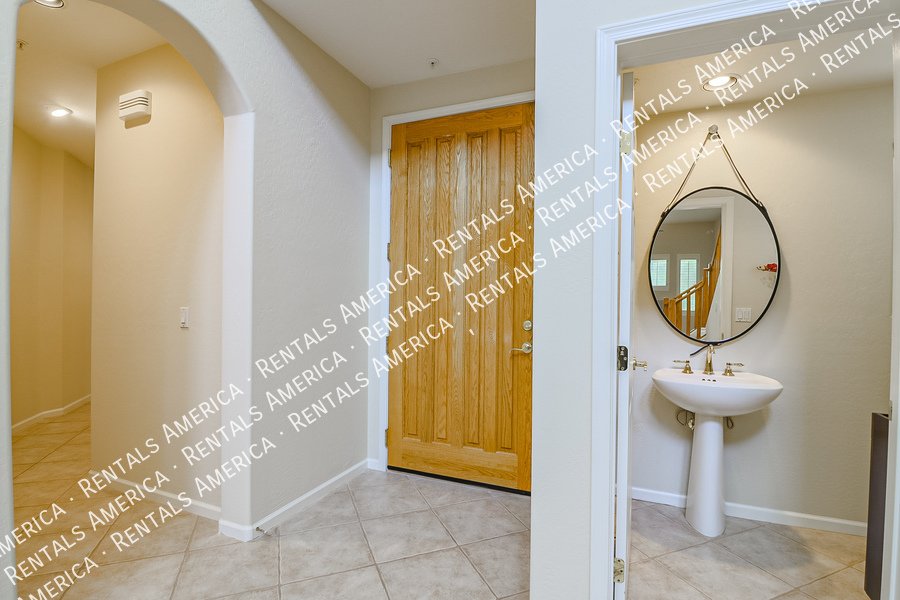 3-Bedroom Home in Gated Grayhawk Community! property image