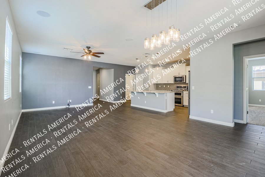 Gorgeous 3 bedroom + Den home in Mesa property image