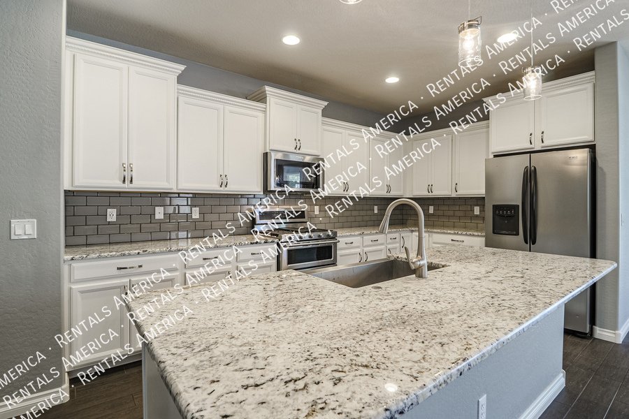 Gorgeous 3 bedroom + Den home in Mesa property image