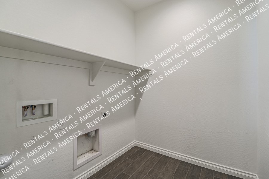 Gorgeous 3 bedroom + Den home in Mesa property image