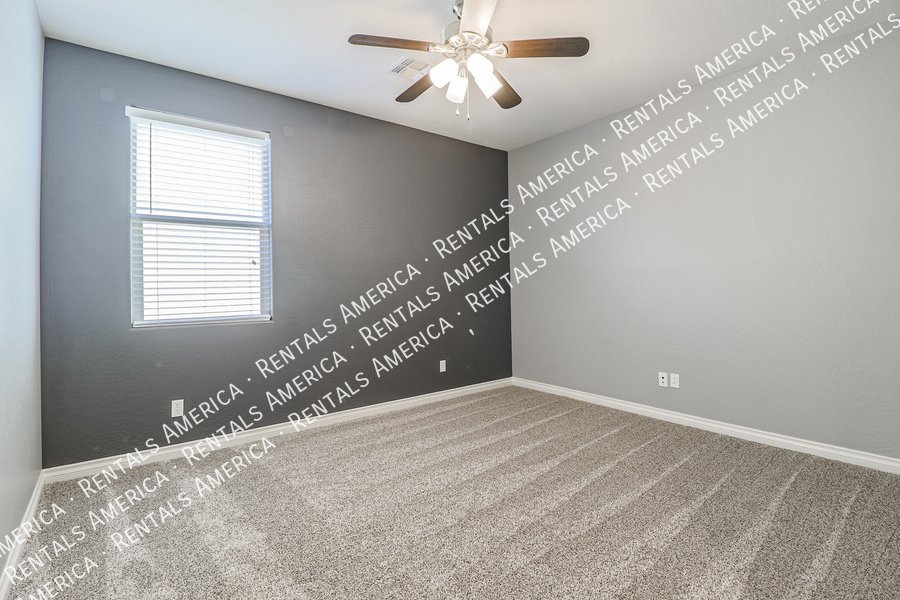 Gorgeous 3 bedroom + Den home in Mesa property image