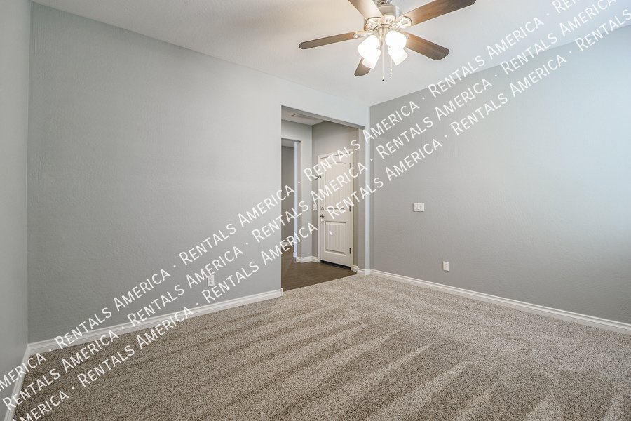 Gorgeous 3 bedroom + Den home in Mesa property image