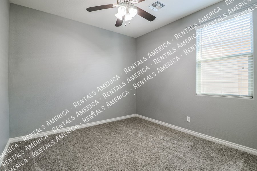 Gorgeous 3 bedroom + Den home in Mesa property image