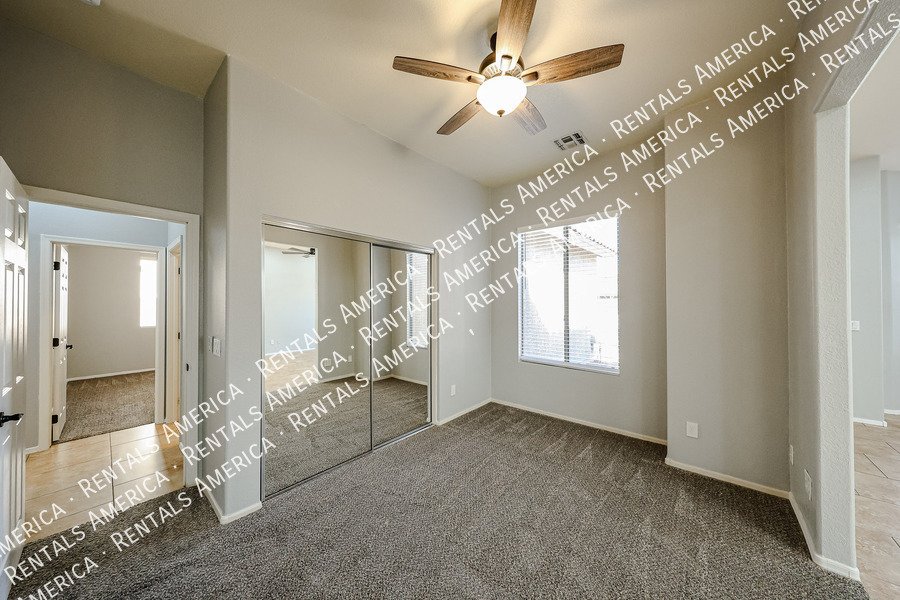 Beautiful 3 bdrm + Den home in Augusta Ranch property image