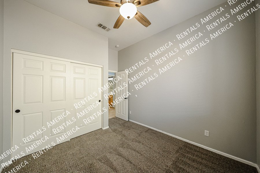 Beautiful 3 bdrm + Den home in Augusta Ranch property image