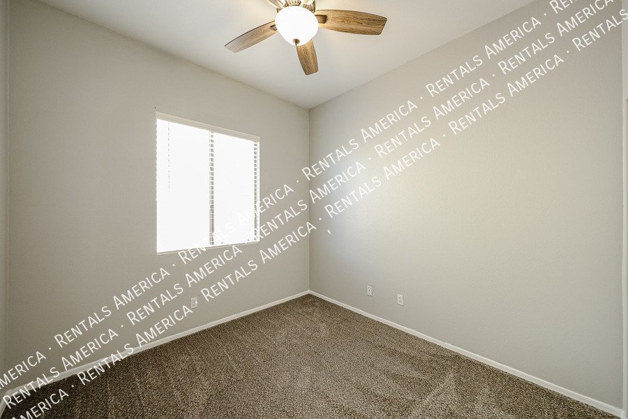 Beautiful 3 bdrm + Den home in Augusta Ranch property image