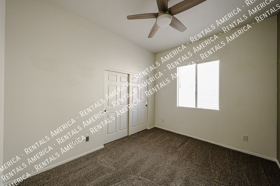 Beautiful 3 bdrm + Den home in Augusta Ranch property image