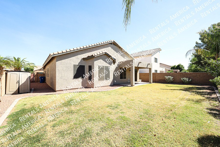 Beautiful 3 bdrm + Den home in Augusta Ranch property image