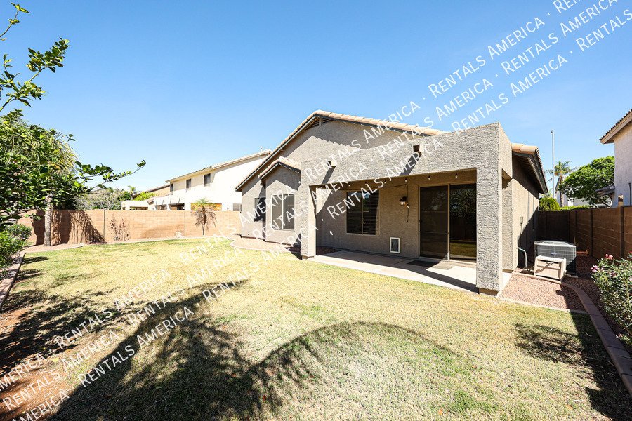 Beautiful 3 bdrm + Den home in Augusta Ranch property image