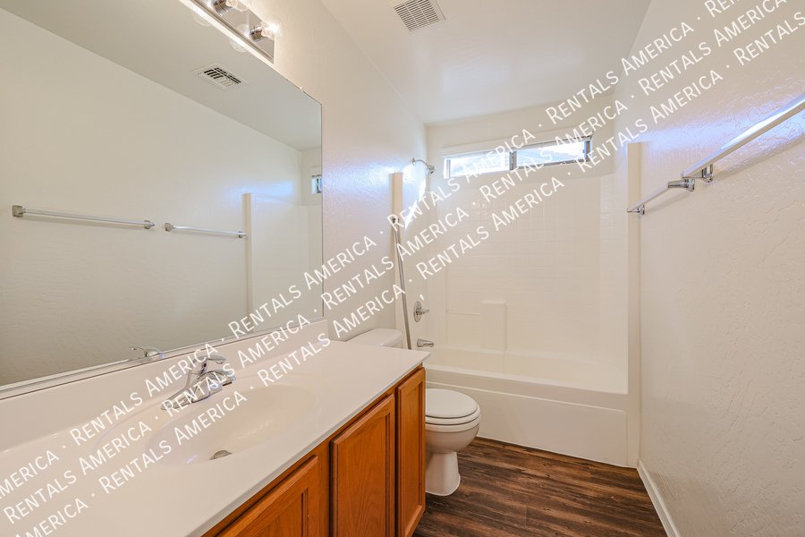 Beautiful 3 bedroom Home in Amberly Lane!! property image