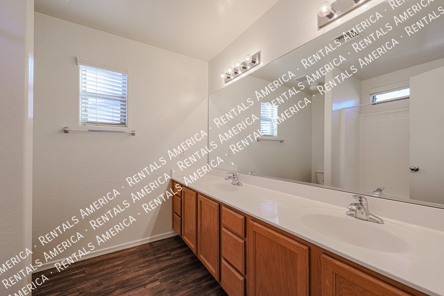 Beautiful 3 bedroom Home in Amberly Lane!! property image