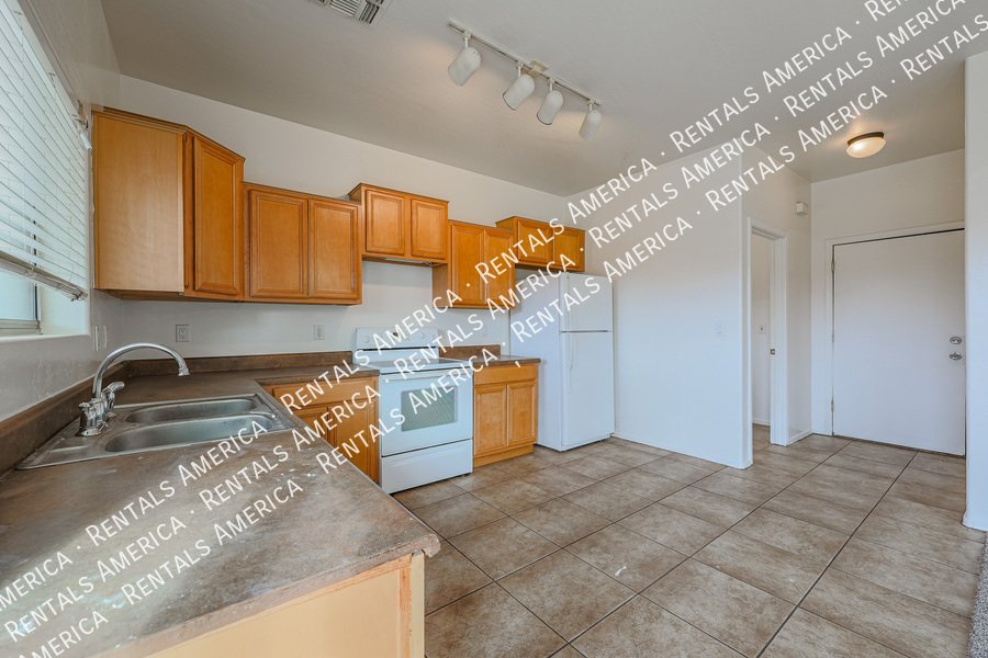 Great Location ~ Near New Shopping Plaza w/Restaurants & 202 FWY property image