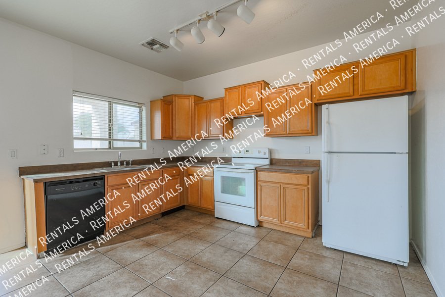 Great Location ~ Near New Shopping Plaza w/Restaurants & 202 FWY property image