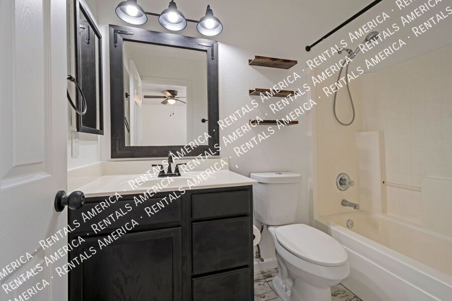 Beautiful Single-Level with Modern Upgrades -MI Special $300 OFF March property image