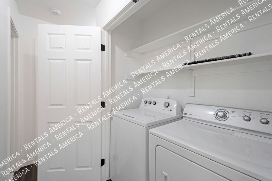 Beautiful Single-Level with Modern Upgrades -MI Special $300 OFF March property image