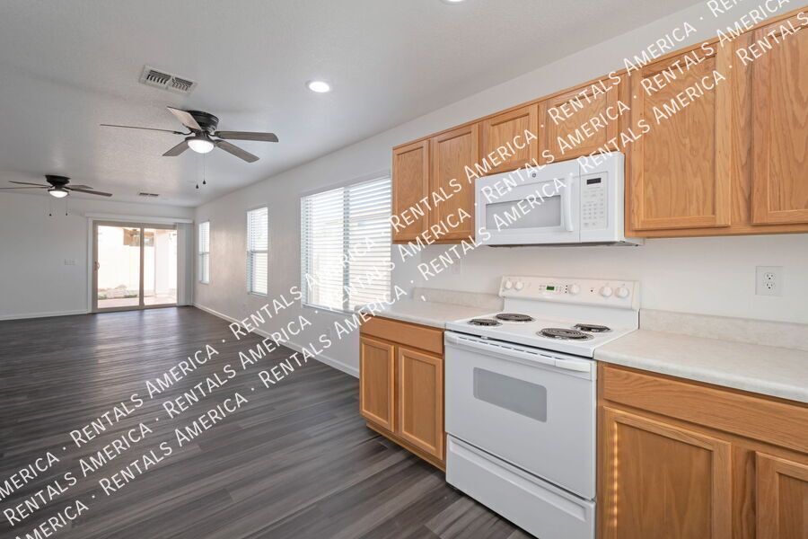 Beautiful Single-Level with Modern Upgrades -MI Special $300 OFF March property image