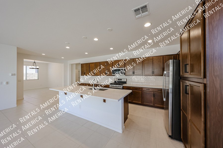 New Build 4 Bed 3 Baths Move in Special! property image