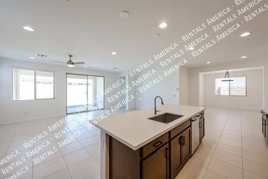 New Build 4 Bed 3 Baths Move in Special! property image