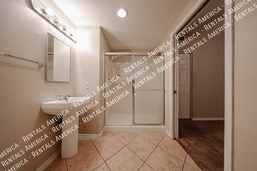 Beautiful 2 Bedroom & Bath Condo On The Waterfront! Must See! property image