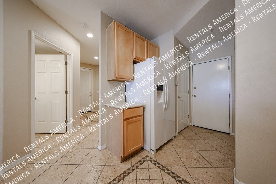 Beautiful 2 Bedroom & Bath Condo On The Waterfront! Must See! property image