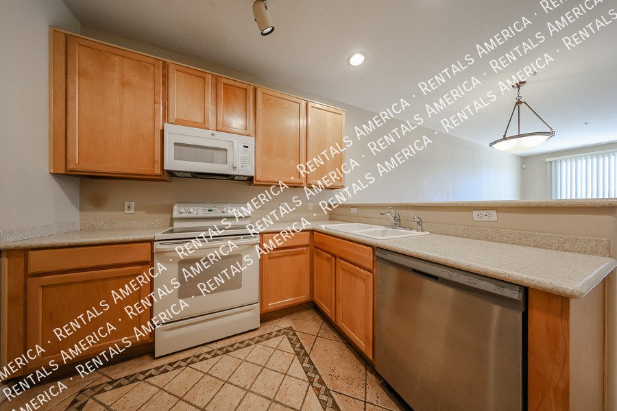 Beautiful 2 Bedroom & Bath Condo On The Waterfront! Must See! property image