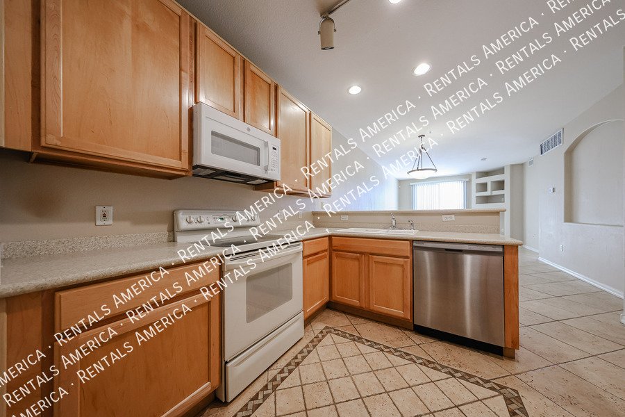Beautiful 2 Bedroom & Bath Condo On The Waterfront! Must See! property image