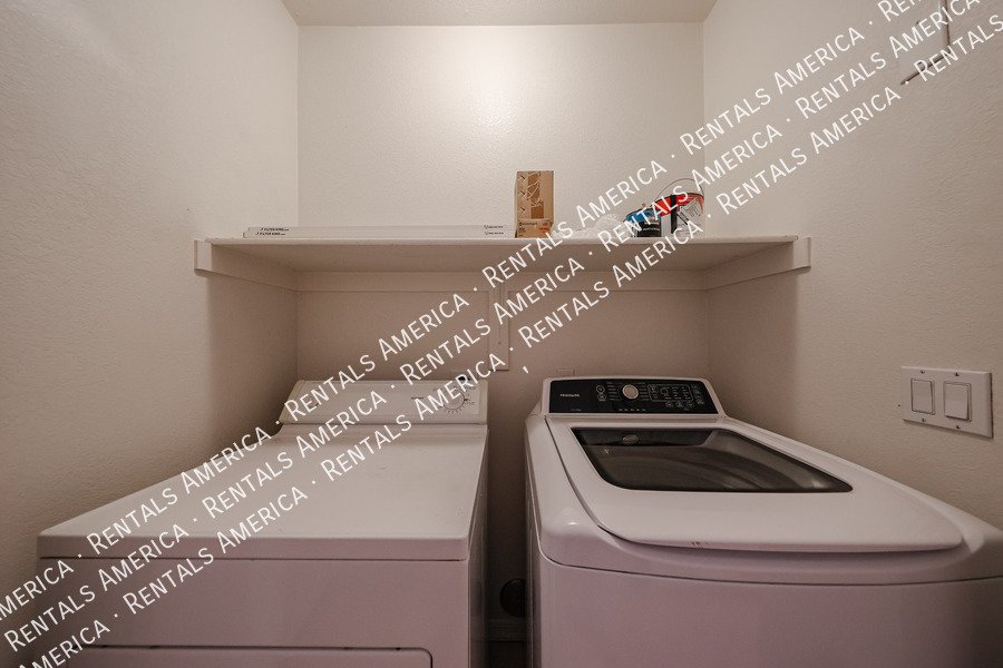 Beautiful 2 Bedroom & Bath Condo On The Waterfront! Must See! property image