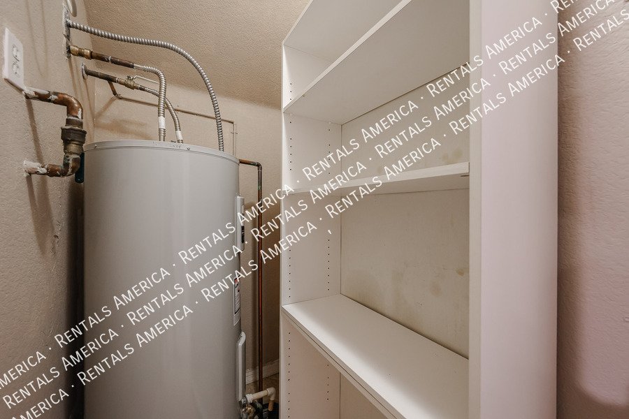 Beautiful 2 Bedroom & Bath Condo On The Waterfront! Must See! property image