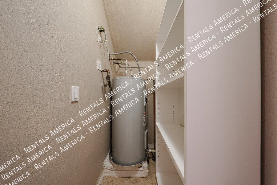 Beautiful 2 Bedroom & Bath Condo On The Waterfront! Must See! property image