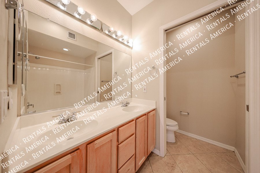 Beautiful 2 Bedroom & Bath Condo On The Waterfront! Must See! property image