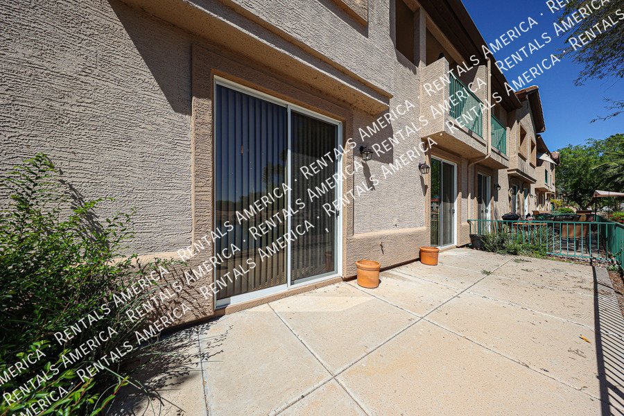 Beautiful 2 Bedroom & Bath Condo On The Waterfront! Must See! property image