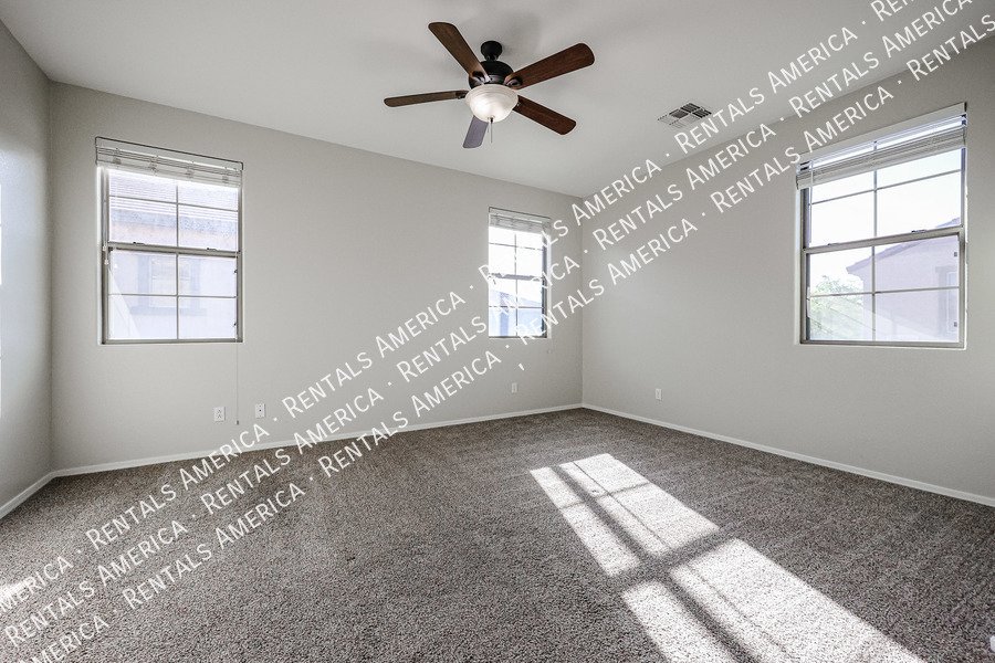 MOVE IN SPECIAL property image