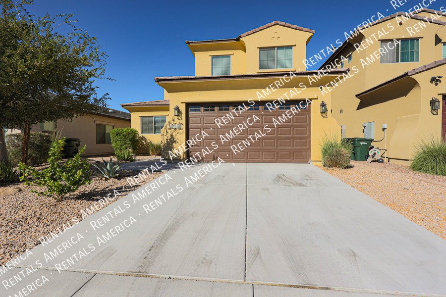 MOVE IN SPECIAL!!!!! Spacious 6 bedroon 3.5 ba home in Phoenix property image