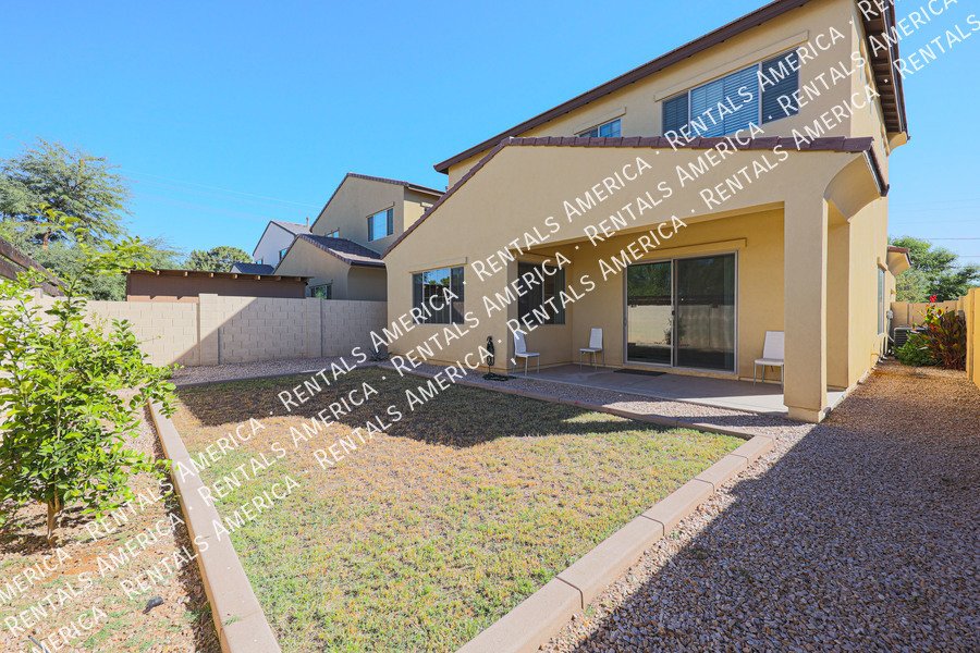 MOVE IN SPECIAL!!!!! Spacious 6 bedroon 3.5 ba home in Phoenix property image