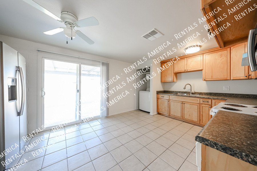 Available! 3 bed 2 bath No HOA property image