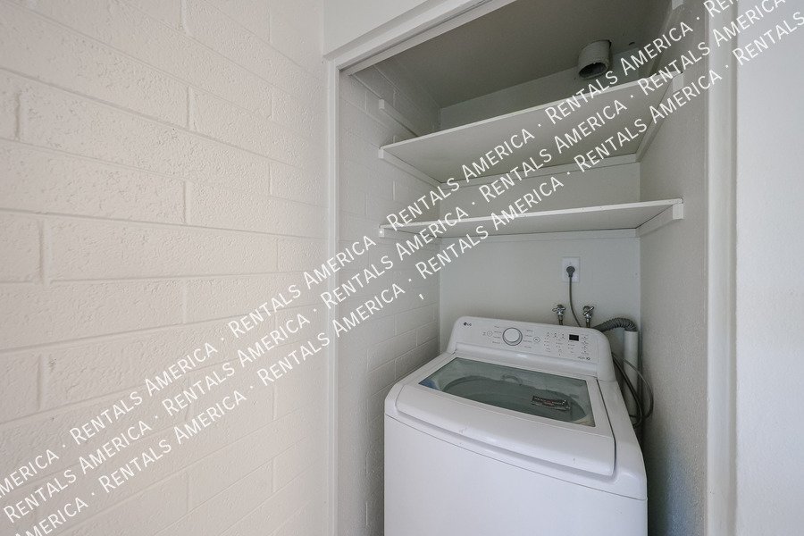 Available! 3 bed 2 bath No HOA property image