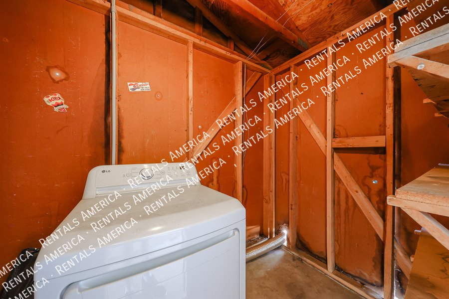 Available! 3 bed 2 bath No HOA property image