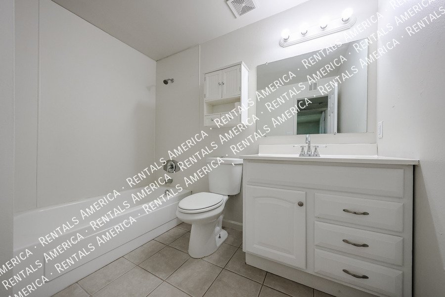 Available! 3 bed 2 bath No HOA property image