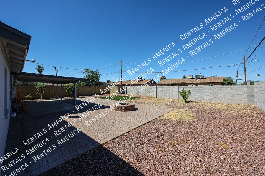 Available! 3 bed 2 bath No HOA property image