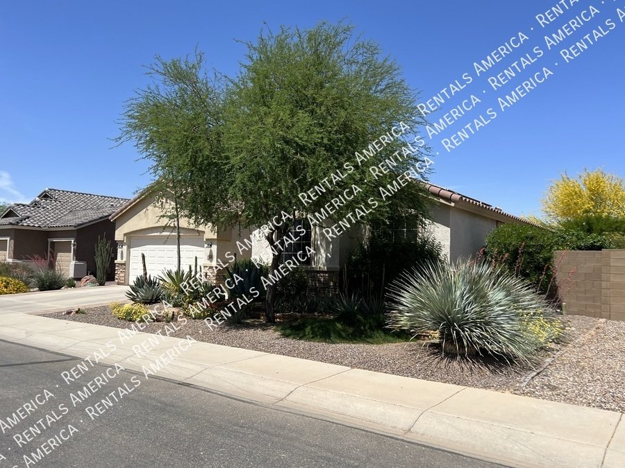 4 Bed 2 Bath Solar Panel Beautiful Single level Home property image